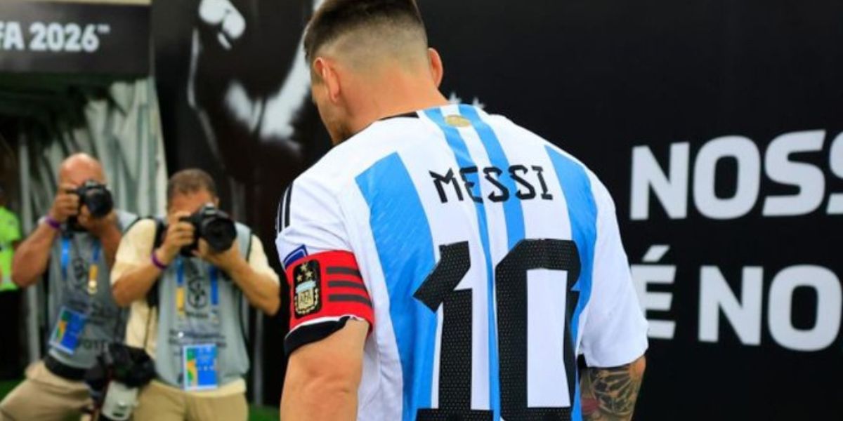 نجم منتخب فرنسا: “ميسي فاز بكأس العالم عبر سيناريو معد مسبقا”