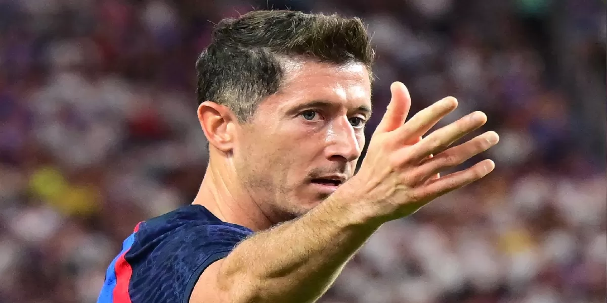 ليفاندوفسكي: مستقبلي مع برشلونة ليس مطروحًا للنقاش