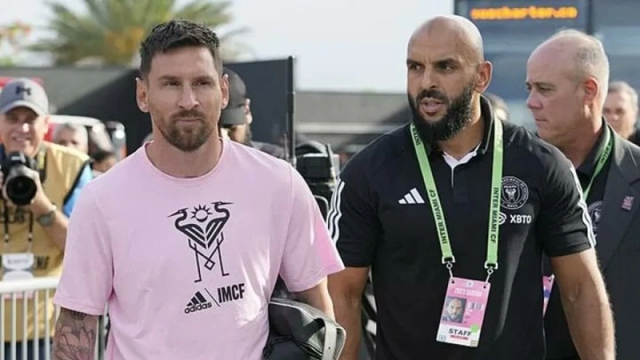 إيقاف حارس ميسي بسبب تصرف غريب