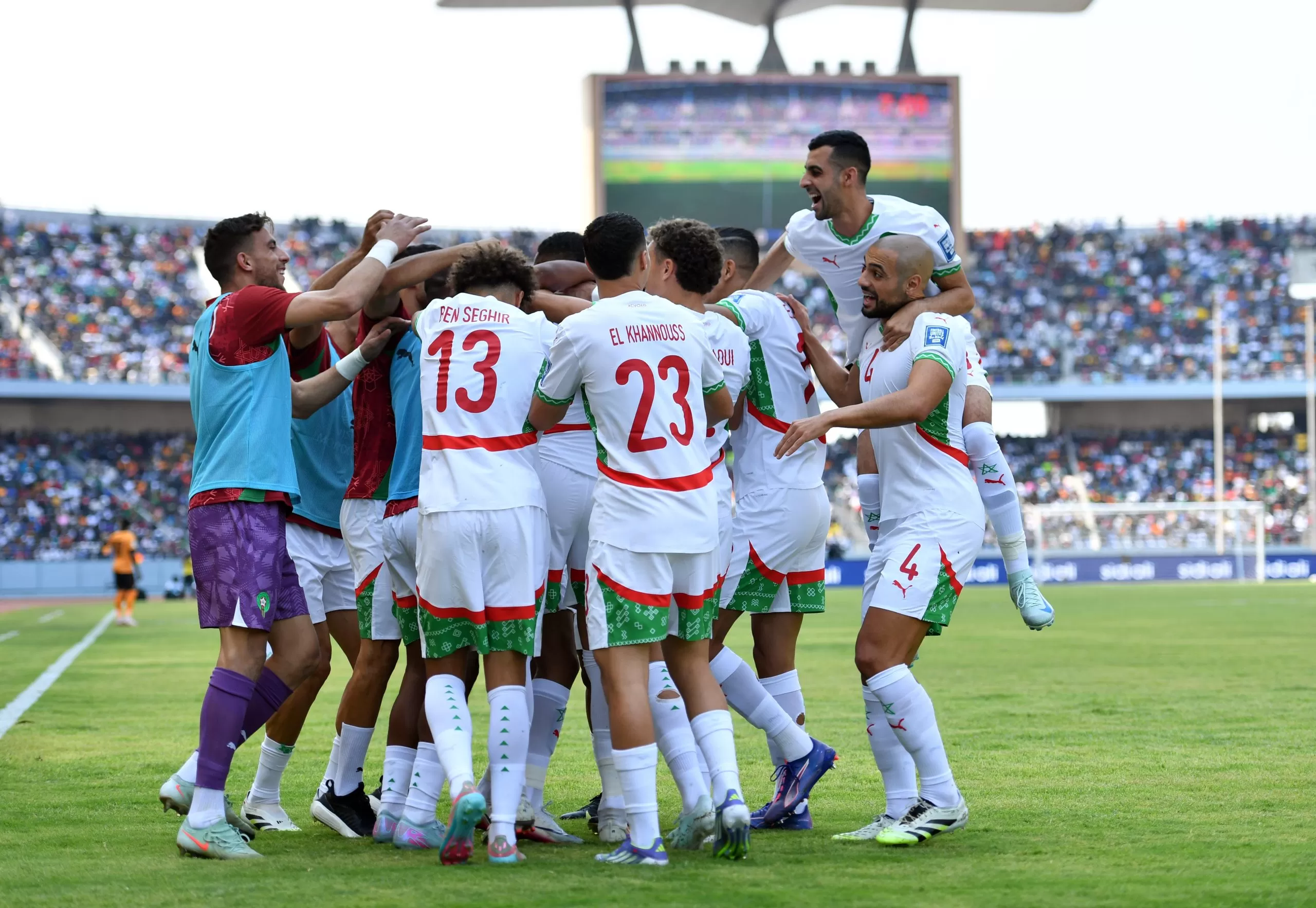 منحة مضاعفة للركراكي ومكافآت قياسية للاعبين عقب تأهل المغرب إلى كأس العالم