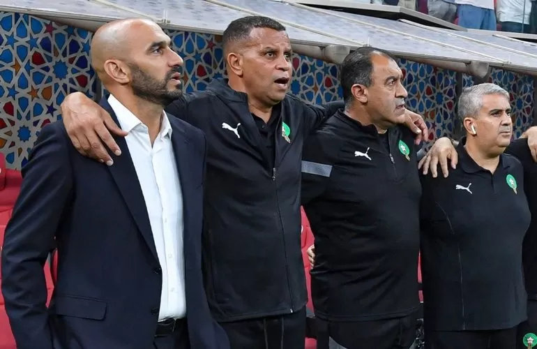 وليد الركراكي يفاجئ أشرف حكيمي بقرار خاص