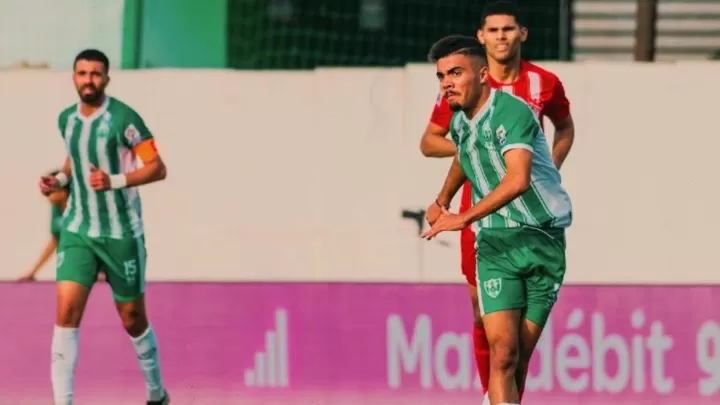فادلو معجب بقائد رديف الرجاء أوماست