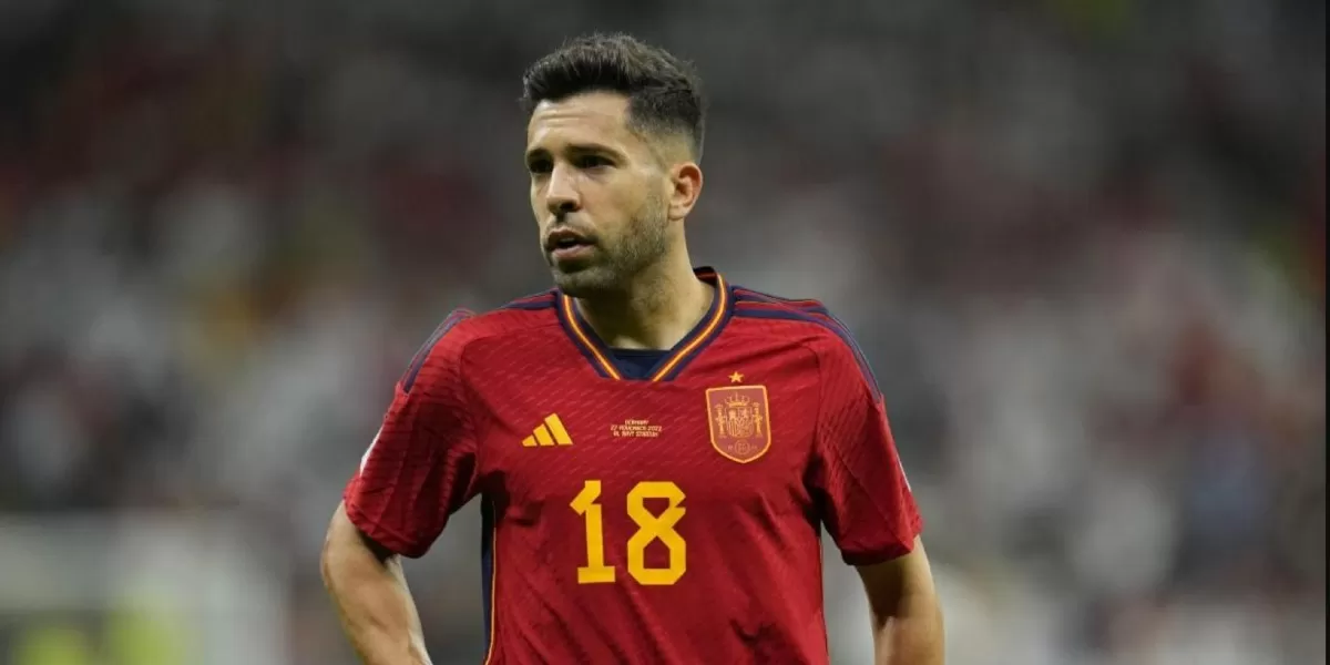 ألبا: “ميسي الأفضل في التاريخ.. وأفتقد برشلونة كثيرًا”