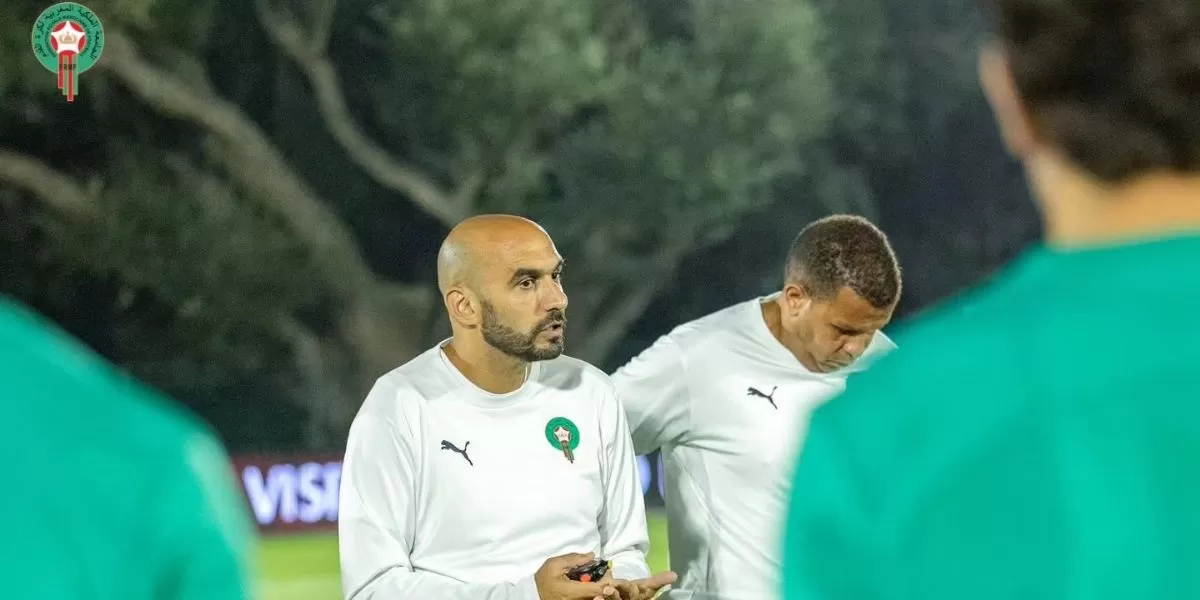 الركراكي يفتح أبواب “الأسود” لممثلي وسائل الإعلام