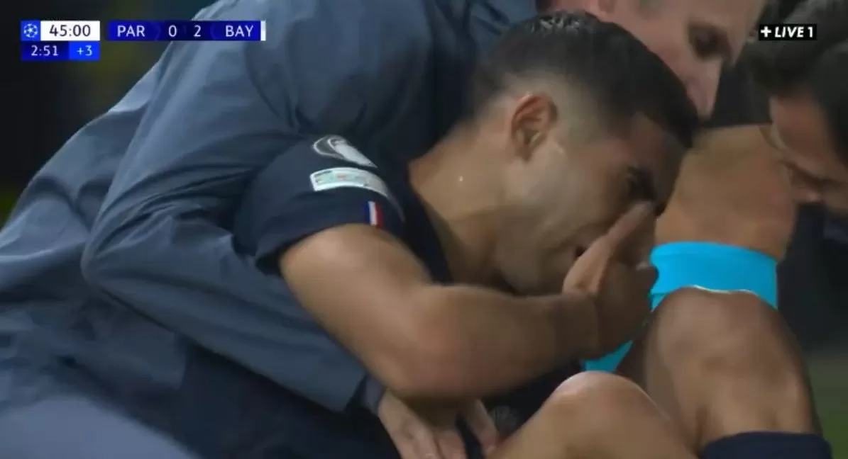 شاهد لقطة إصابة أشرف حكيمي ضد بايرن ميونيخ وبكاءه أثناء مغادر الملعب